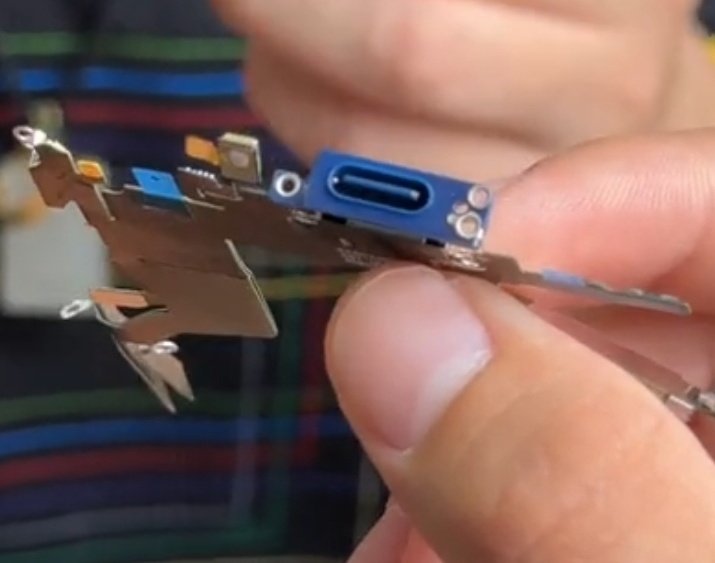 泄露的iPhone 17 Pro USB-C组件图片揭示了可能的颜色